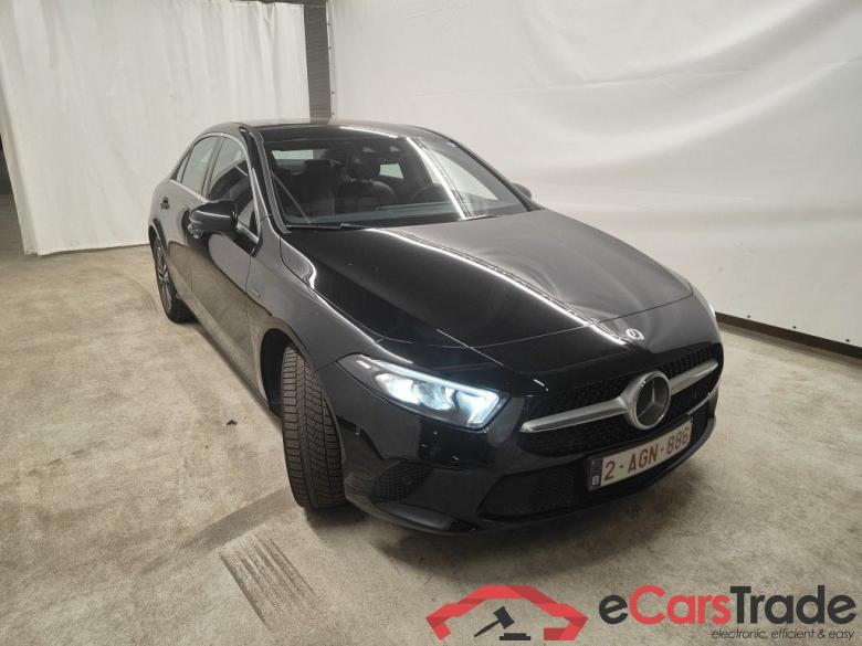 Mercedes-Benz A-Klasse Limousine A 250e Business Solution 4d #3