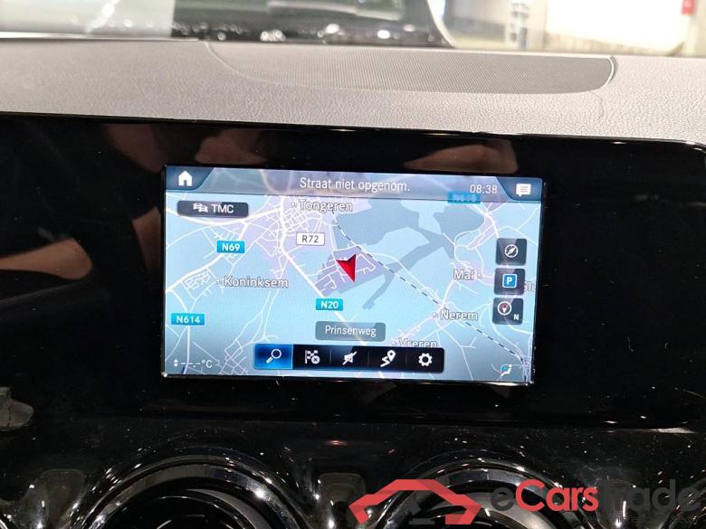 Mercedes GLA 180d Aut. Widescreen Navi 1/2 Leather KeylessGo Klima PDC ... #6