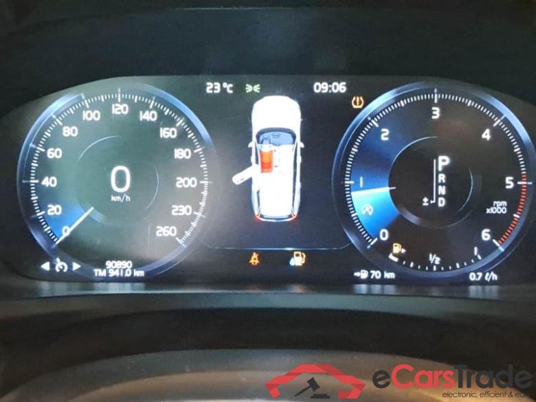 Volvo 5 VOLVO V60 / 2018 / 5P / STATION WAGON D3 GEARTRONIC BUSINESS #4