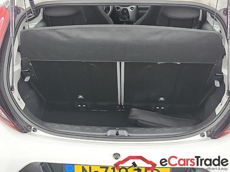 TOYOTA Aygo 1.0 VVT-i x-play 5D 53kW #5