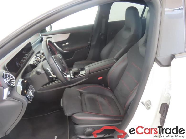 MERCEDES-BENZ CLA-Klasse 200 d Premium #5