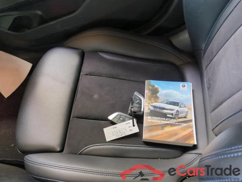 BMW 3-Serie Touring ´18 Baureihe 3 Touring 330 e M Sport 2.0 185KW E6d #3