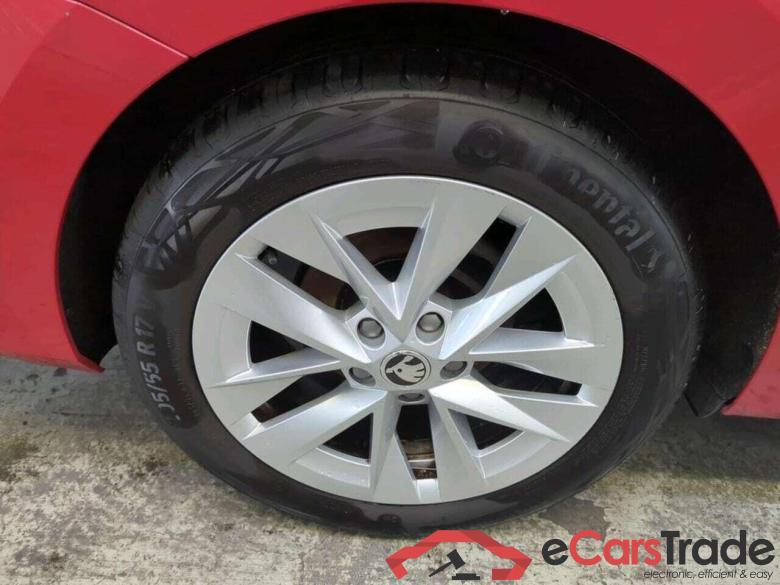 SKODA Octavia Combi 1.5 TSI First Edit. #5