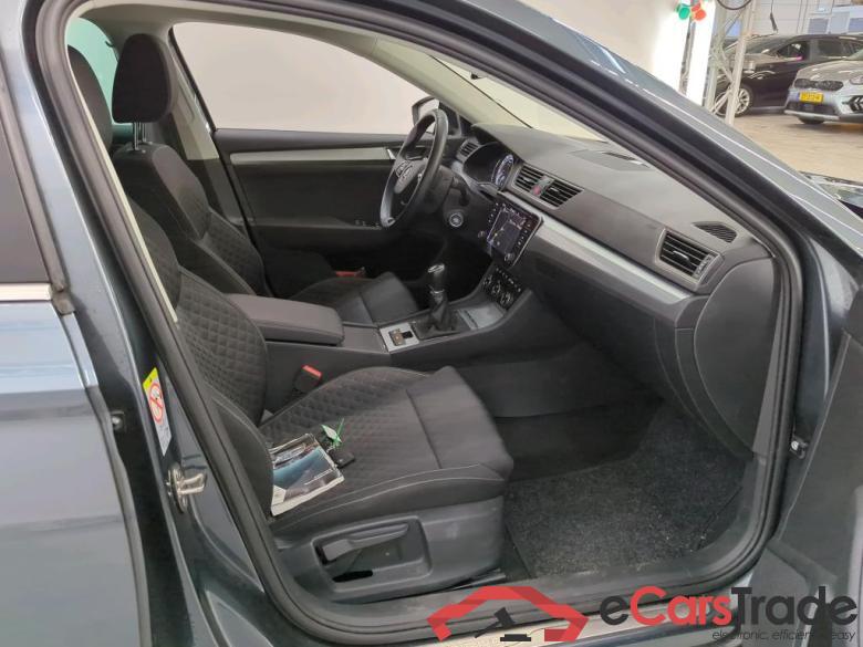 Skoda Superb Combi FL'19 ŠKODA SUPERB COMBI 1.5 TSI ACT Business Edition 5d #3