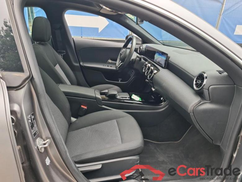 MERCEDES - MER CLA 200 d 150PK DCT Business Solution Limited & Pano Roof #3