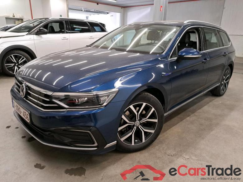 VOLKSWAGEN - VW  PASSAT VARIANT TSI 218PK DSG6 GTE Business Pack Design & Comfort With Nappa Seats & Matrix LED & Nav Discover Pro & Area View & Pano Roof * HYBRID * #1