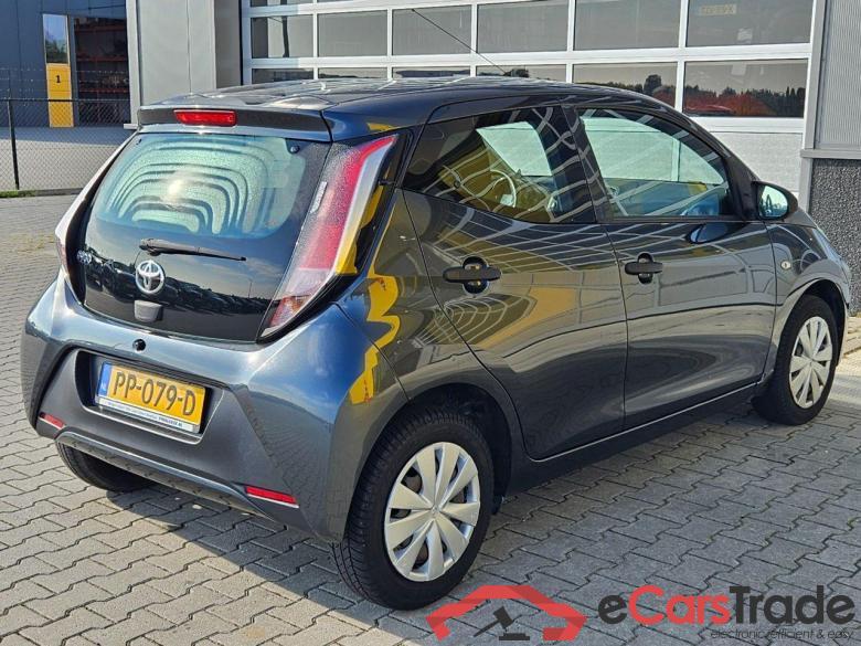 TOYOTA Aygo 1.0 VVT-i x-fun #4