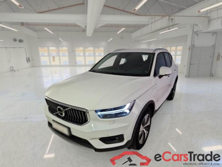 Volvo 235 VOLVO XC40 / 2017 / 5P / SUV T4 PLUG-IN HYBRID AUTO RECH INSCRIP EXPR #1