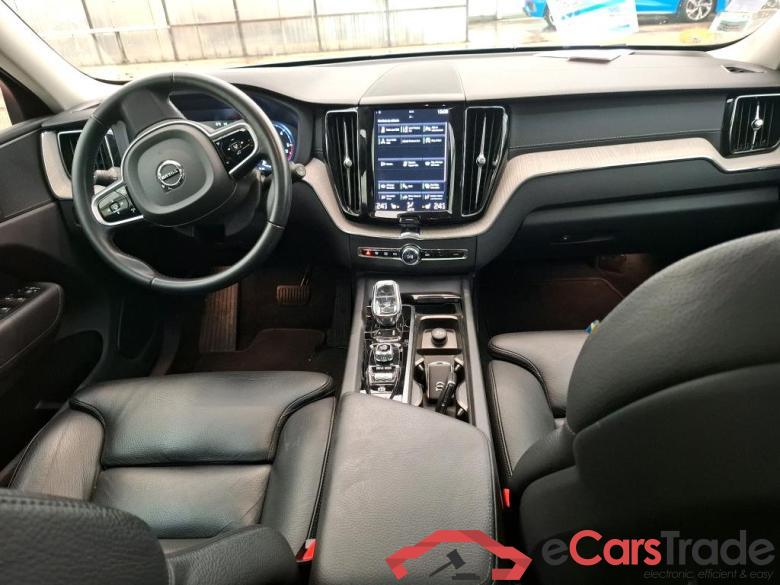 Volvo B5 AWD 235 Geartro 8 Inscrip Luxe VOLVO XC60 / 2017 / 5P / SUV B5 AWD 235 Geartro 8 Inscrip Luxe #5