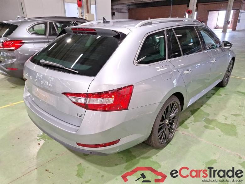 SKODA SUPERB COMBI - 2019 1.4 TSI PHEV Style DSG #4