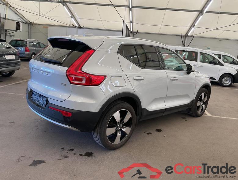 VOLVO XC40 1.5 T3 Momentum Pro #2