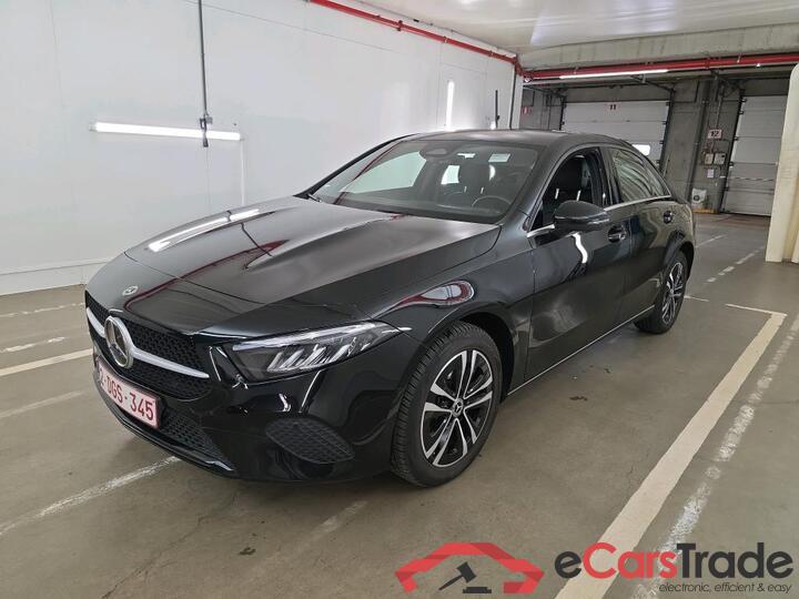 Mercedes A-Klasse Limousine A-Klasse Limousine A 250 e Business Line (PHEV) 160kW/218pk  4D/P Auto-7 #1
