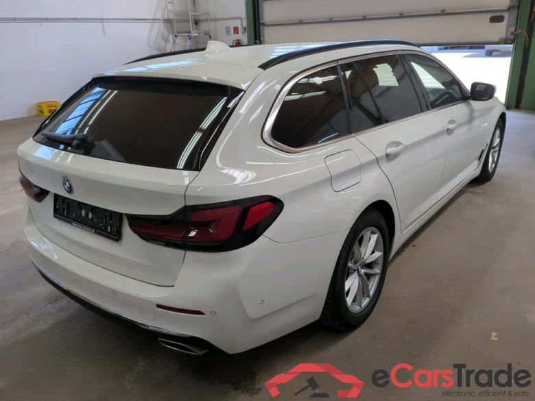 BMW 5-Serie Touring ´16 Baureihe 5 Touring 520 d Luxury Line 2.0 140KW AT8 E6d #2