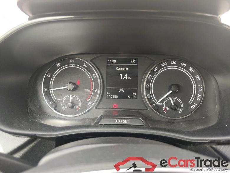 Skoda 1.0 TSI 81KW (110CV) Ambition SKODA Fabia / 2021 / 5P / berlina con portón 1.0 TSI 81KW (110CV) Ambition #4