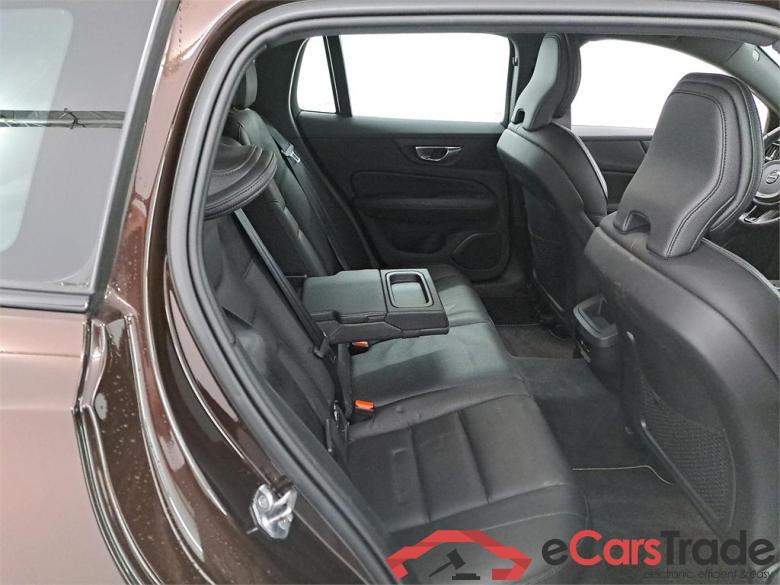 VOLVO V60 DIESEL - 2018 2.0 D3 R-Design Light PRemium Audio Park Assist #6