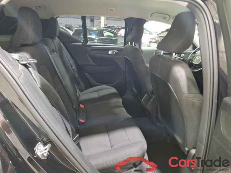 VOLVO XC40 1.5 T2 MOMENTUM CORE #6