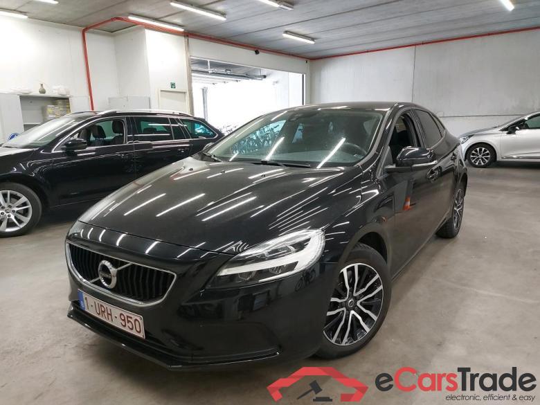 VOLVO - VOL V40 D2 120PK Geartronic ECO Momentum Pack Professional & Park Assist #1