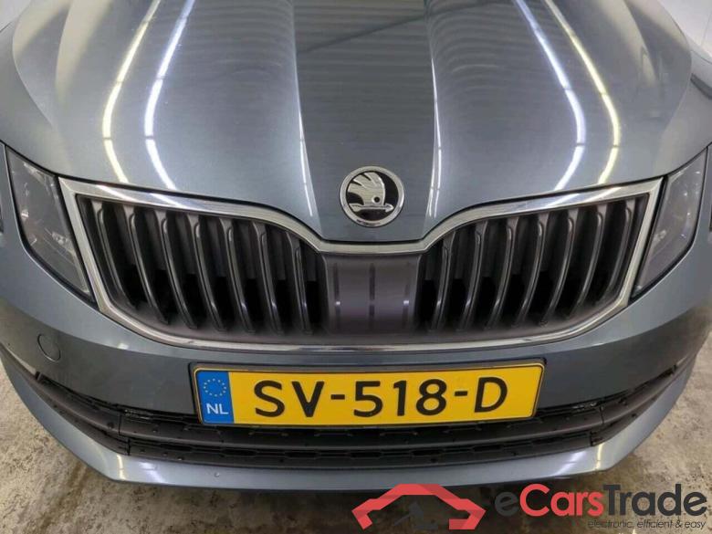 SKODA Octavia Combi 1.6 TDI Grt Amb Bns #4