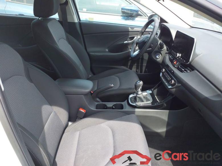 HYUNDAI i30 1.0 TGDI 100CV 48V Klass #3