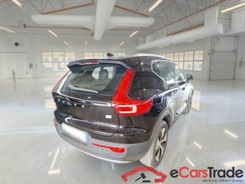 Volvo 228 VOLVO XC40 / 2017 / 5P / SUV T5 PLUG-IN HYBRID AUTO RECH INSCRIP EXPR #2