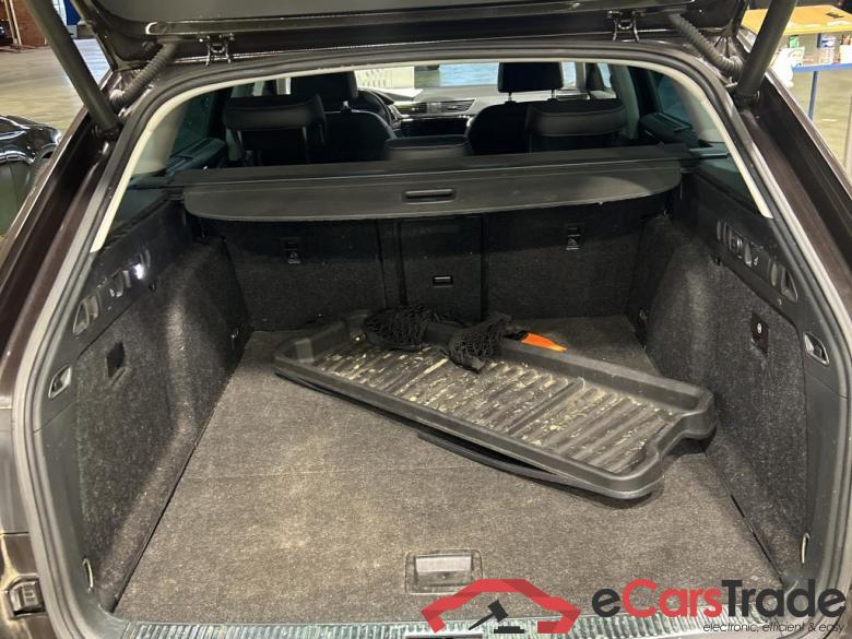 SKODA SUPERB COMBI DIESEL - 2019 1.6 CR TDi Style DSG #4