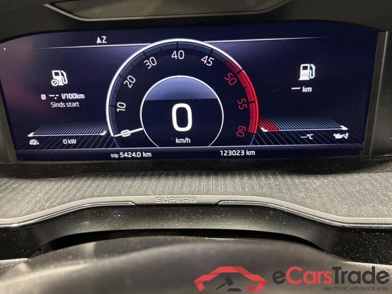SKODA SUPERB COMBI DIESEL - 2019 1.6 CR TDi Style DSG #6