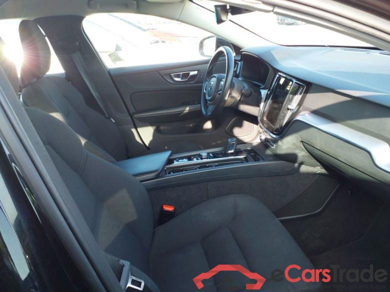 VOLVO V60 2.0 B4 Momentum Pro #3
