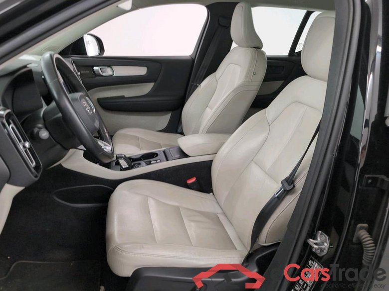 VOLVO XC40 DIESEL 2.0 D3 Momentum Geartronic (EU6d-TEMP) Connect Mirror Park Assist #5