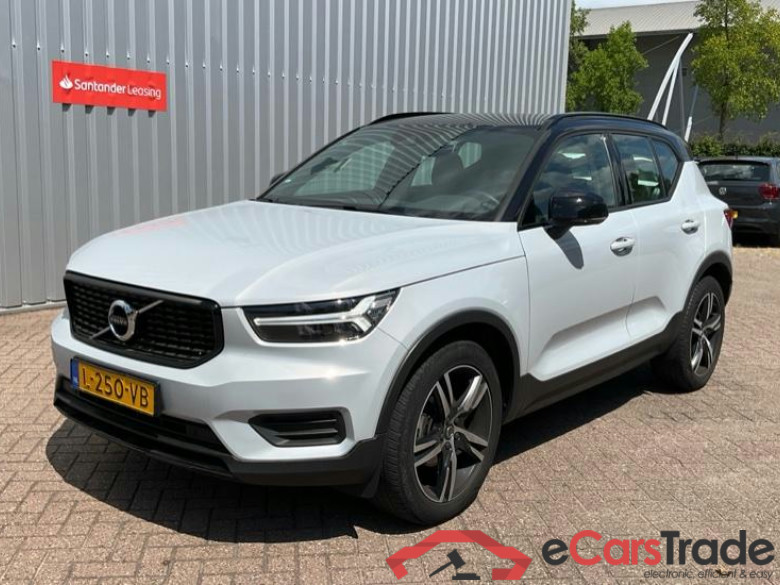 VOLVO XC40 1.5 t3 r-design 120kW geartronic aut #1