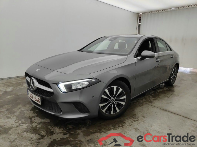 Mercedes-Benz A-Klasse Limousine A 180d Business Solution Aut. 4d #1