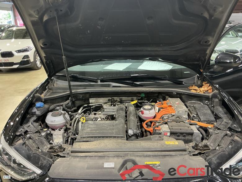 AUDI Q3 1.4 45 TFSI E S TRONIC S LINE #6