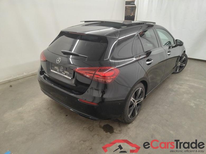 Mercedes-Benz A-Klasse A 180 d Luxury Line 5d #2