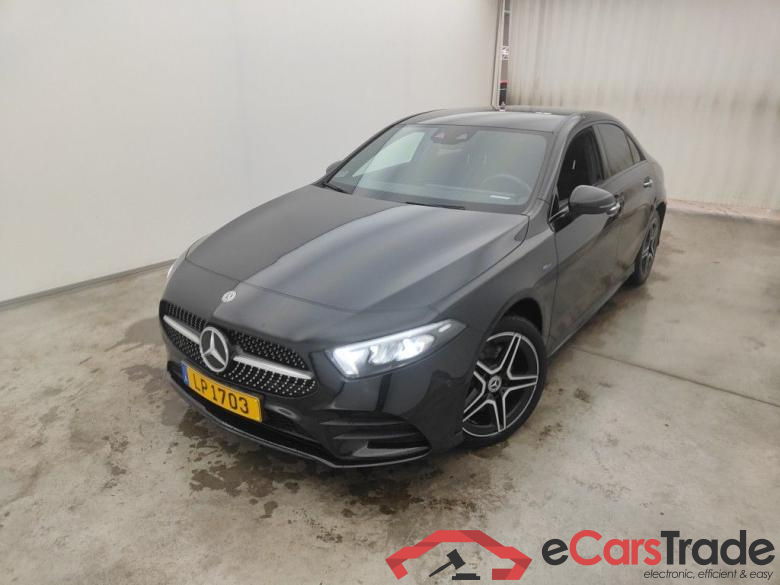 MERCEDES CLASSE A SEDAN (V177) A 250 e 160 PHEV (EU6AP) 4d MERCEDES CLASSE A SEDAN (V177) A 250 e 160 PHEV (EU6AP) 4d