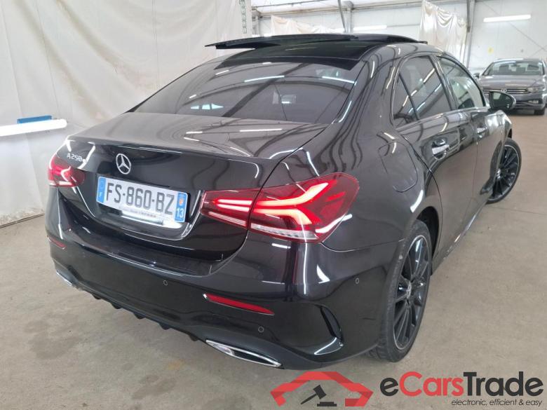 MERCEDES-BENZ Classe A Berline / 2018 / 4P / Berline A 250 e AMG Line 8G-DCT #3 MERCEDES-BENZ Classe A Berline / 2018 / 4P / Berline A 250 e AMG Line 8G-DCT #3