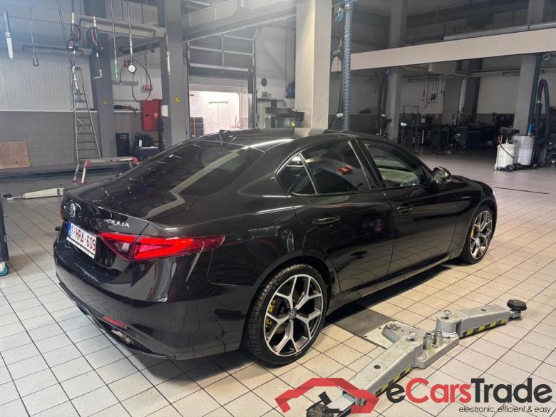 ALFA ROMEO Giulia Giulia 2.0 T AWD Veloce #3 ALFA ROMEO Giulia Giulia 2.0 T AWD Veloce #3