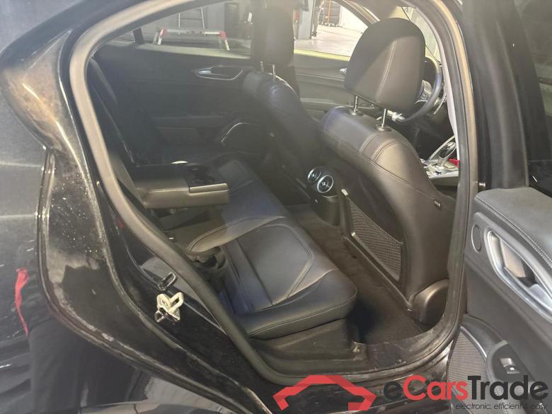 ALFA ROMEO Giulia Giulia 2.0 T AWD Veloce #4 ALFA ROMEO Giulia Giulia 2.0 T AWD Veloce #4