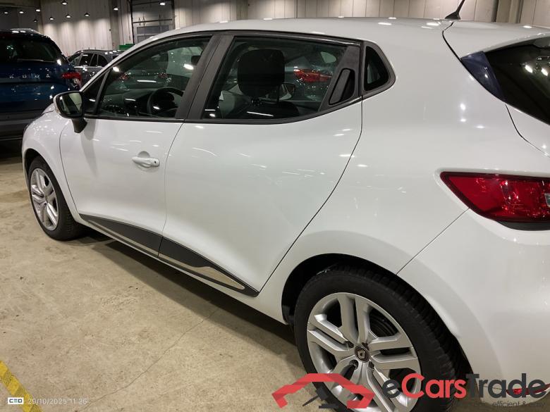 RENAULT Clio 0.9 TCe Zen (EU6c) STOCK #3 RENAULT Clio 0.9 TCe Zen (EU6c) STOCK #3