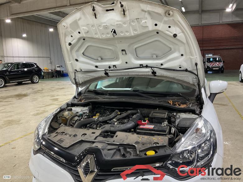 RENAULT Clio 0.9 TCe Zen (EU6c) STOCK #6 RENAULT Clio 0.9 TCe Zen (EU6c) STOCK #6