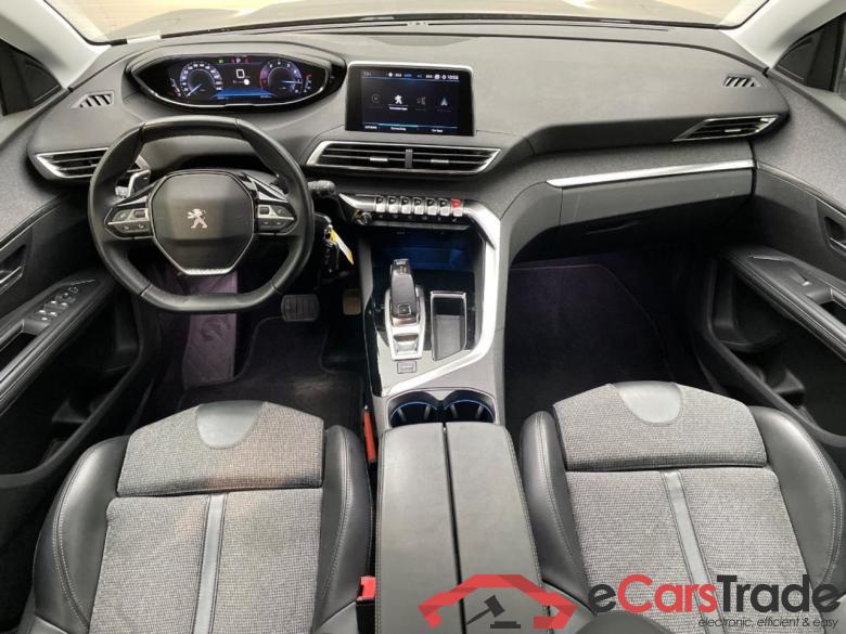 PEUGEOT 5008 1.2 PureTech Allure #6