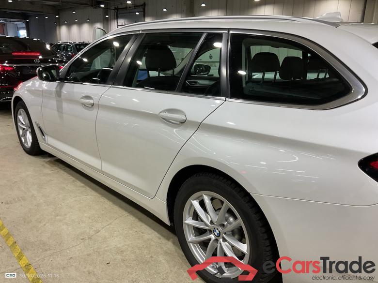 BMW 5 SERIES TOURING 2.0 520D 120KW TOURING AUTO #3