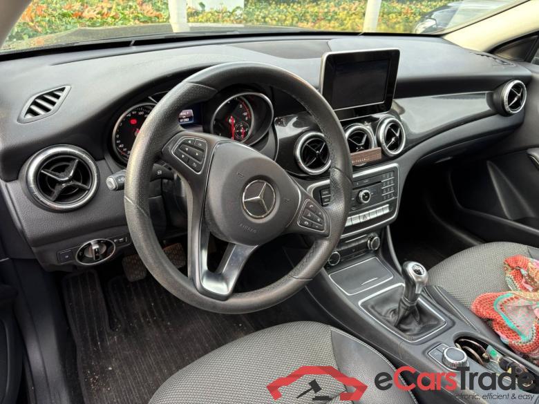 Mercedes CLA 180d Navi 1/2 Sport-Leather Klima ... #5