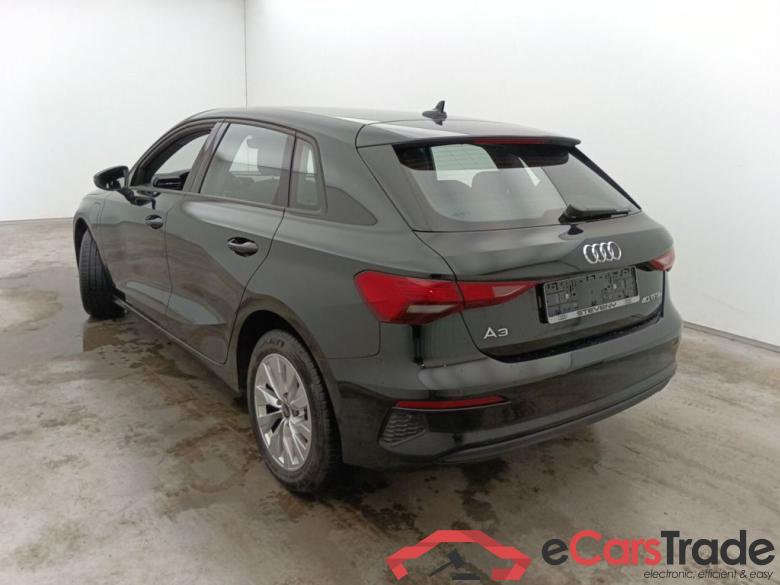 Audi A3 Sportback 1.4 40 TFSI e Attraction 5d #3