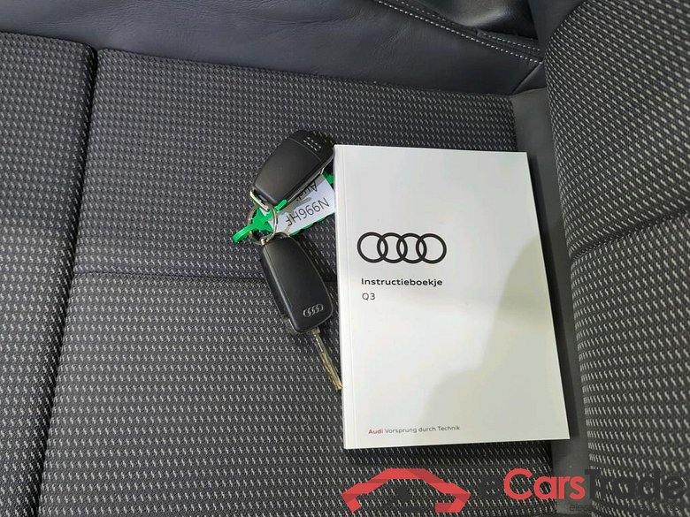 Audi Q3 45 TFSI e S tronic S edition 5d #4