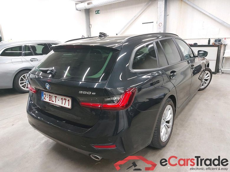 BMW - BMW 3 TOURING 320e 204PK Business Edition With Vernasca Heated Sport Seats & Driving Assistant Pack & Active Cruise Control * HYBRID * #2