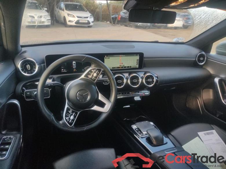 MERCEDES-BENZ Clase A / 2018 / 5P / berlina con portón A 180 d #3