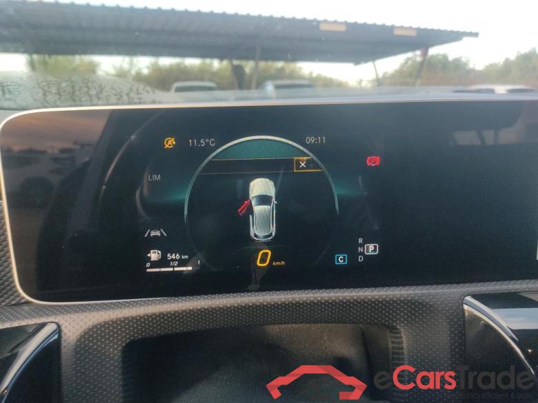 MERCEDES-BENZ Clase A / 2018 / 5P / berlina con portón A 180 d #4