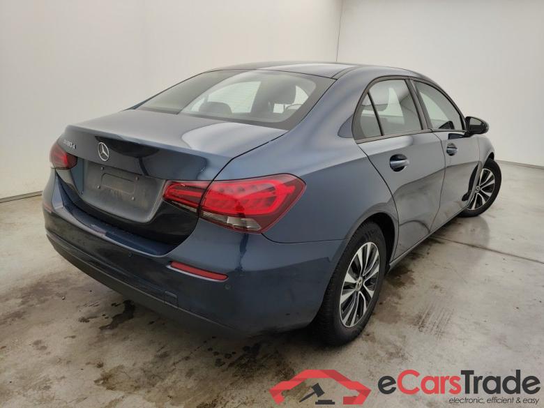 Mercedes-Benz A-Klasse Limousine A 180d Business Solution Aut. 4d #2
