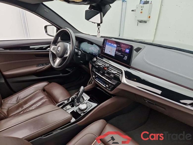 BMW 5-serie 530eA xDrive Bns Edit M Sport #3