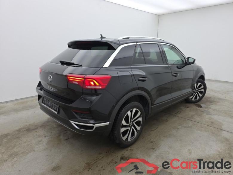 Volkswagen T-Roc 1.5 TSI Active DSG 5d #2