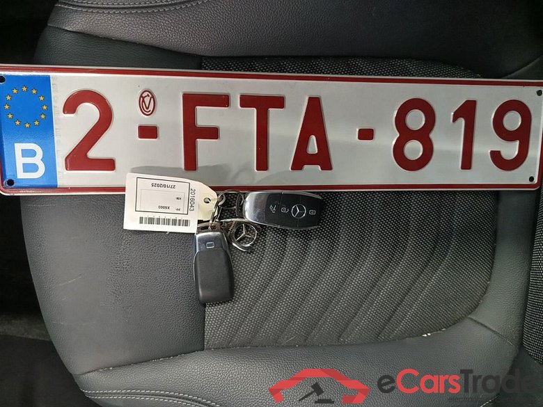 Mercedes-Benz GLA GLA 250 e Luxury Line 5d #4